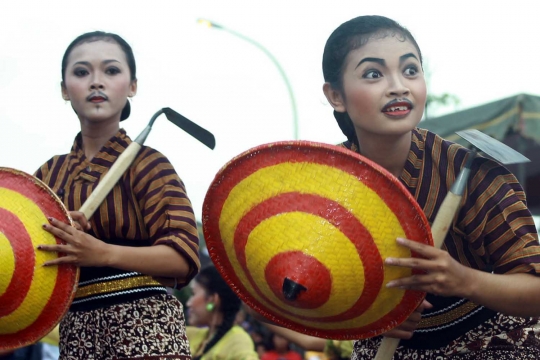 Ratusan pelajar menari tradisional sambut HUT Kabupaten Kediri