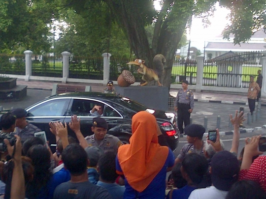 Ini bocah yang terpisah dari ibunya gara-gara berebut buku Jokowi