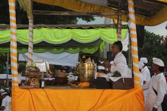 Upacara Tawur Kesanga sehari sebelum Nyepi