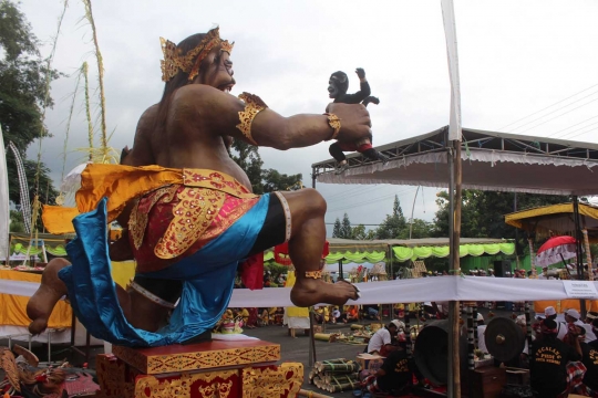 Upacara Tawur Kesanga sehari sebelum Nyepi