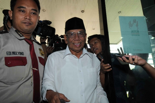 Anggota Wantimpres Hasyim Muzadi jenguk Anas Urbaningrum