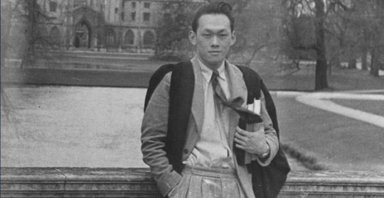 Mengenang foto-foto retro Lee Kuan Yew saat masih muda