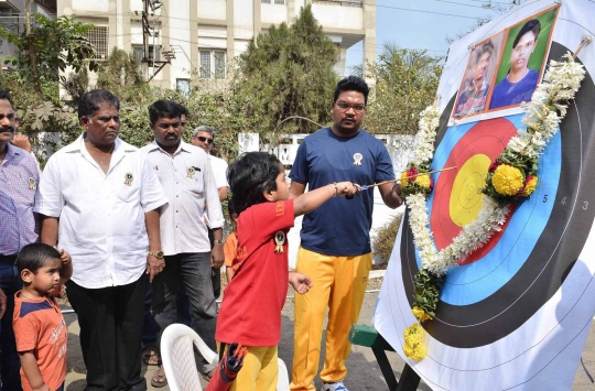 Fantastis, bocah 2 tahun ini sabet gelar pemanah cilik terbaik dunia