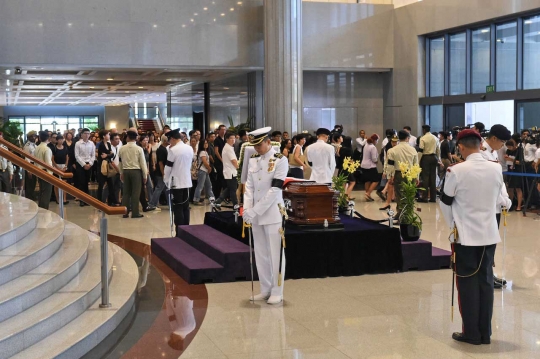 Ribuan warga Singapura iringi pemindahan jenazah Lee Kuan Yew