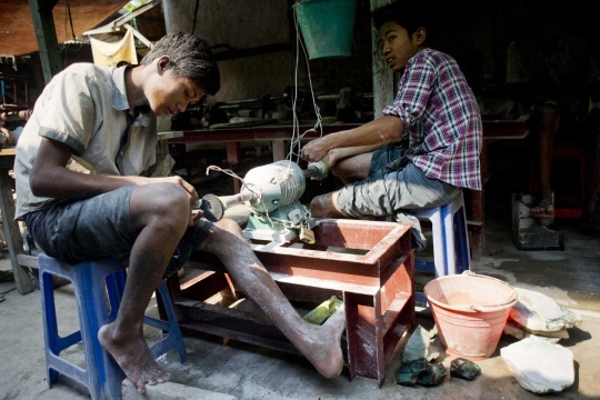 Tak cuma Indonesia, Myanmar juga terserang demam batu akik