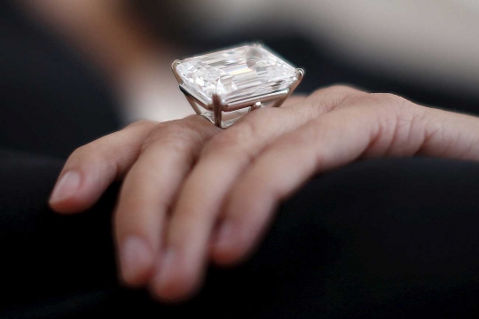 Ini bentuk cincin berlian terbesar senilai Rp 325 miliar