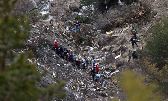 Upaya penyelidikan kecelakaan pesawat Germanwings lewat jalur darat