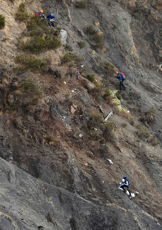 Upaya penyelidikan kecelakaan pesawat Germanwings lewat jalur darat