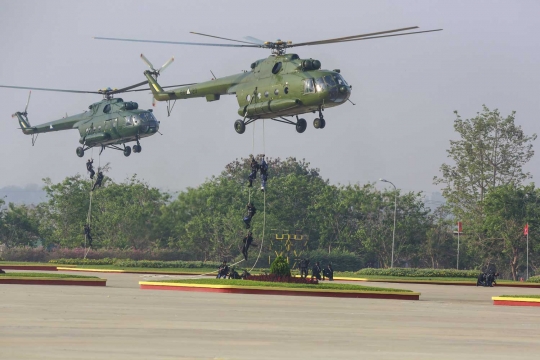 Hari Angkatan Bersenjata, jet tempur Myanmar unjuk kebolehan