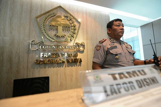 Isu ambil alih, pengamanan kantor Fraksi Golkar dijaga ketat polisi