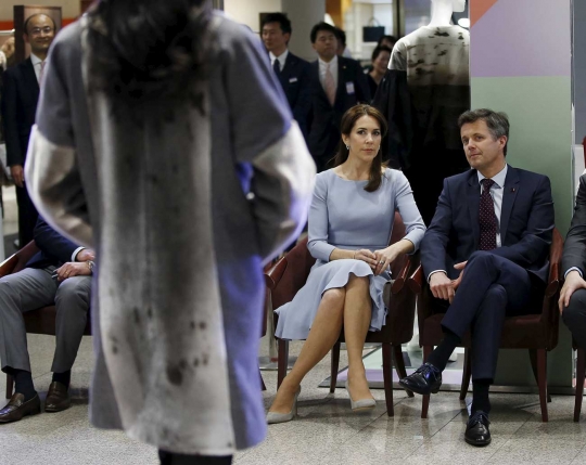 Pangeran Denmark dan Putri Mary mesra keliling Kota Tokyo