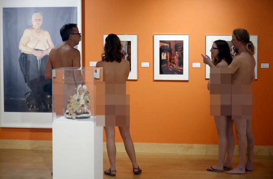 Tur telanjang di TheMuseum Kanada