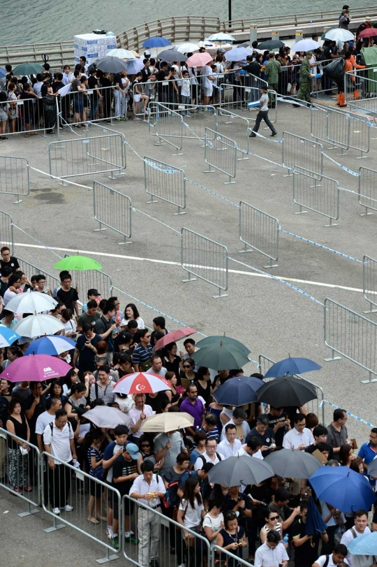 Sehari jelang pemakaman, pelayat Lee Kuan Yew terus membludak
