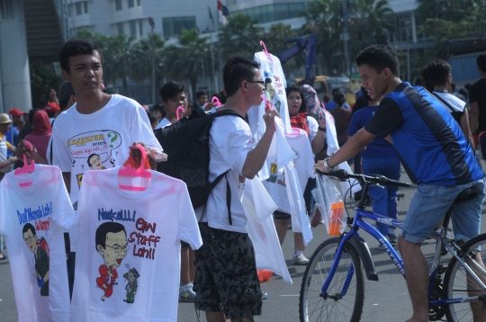 Pedagang kaos bergambar Ahok hiasi CFD