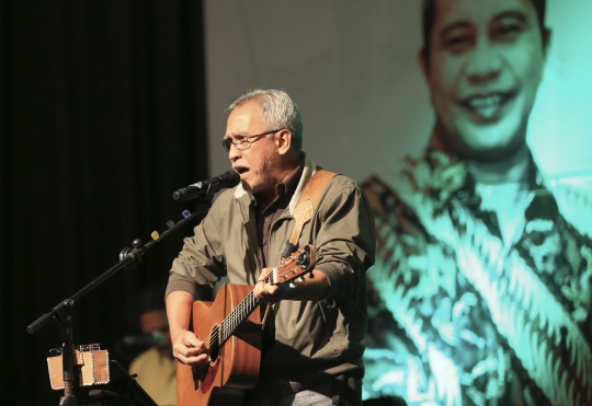 Buka Rakornas, Marwan Jafar dan Iwan Fals nyanyi bareng