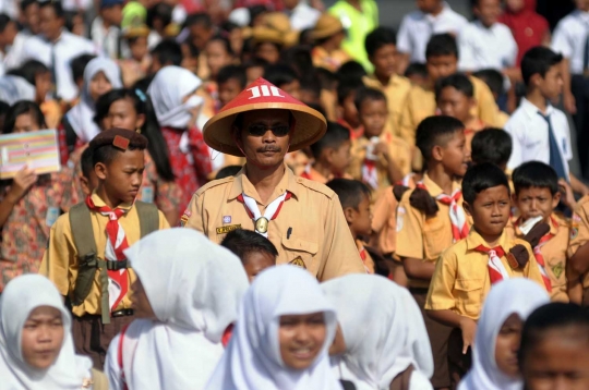 Menteri Puan minum jamu bareng 10 ribu pelajar Sukoharjo