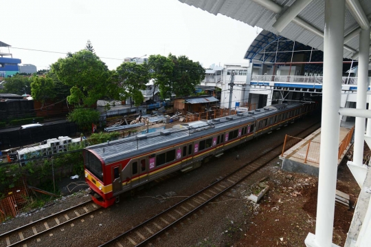 Hari ini tarif KRL Jabodetabek dihitung sesuai jarak tempuh