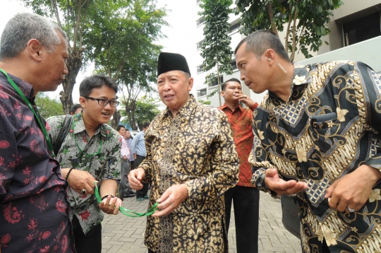 Hamzah Haz usai jenguk Fuad Amin Imron di Rutan KPK