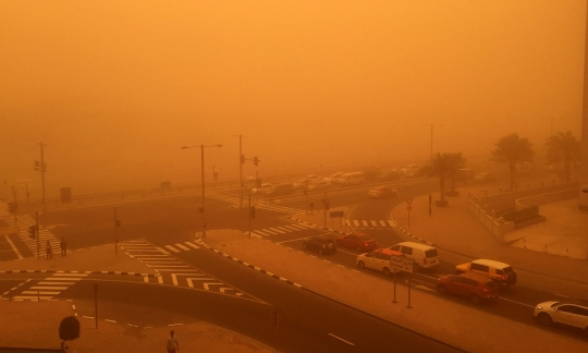 Dahsyatnya badai pasir terjang Dubai, jarak pandang hanya 500 meter
