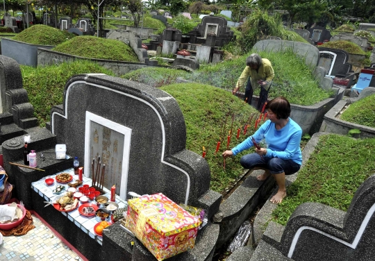 Warga Tionghoa gelar ritual Cheng Beng