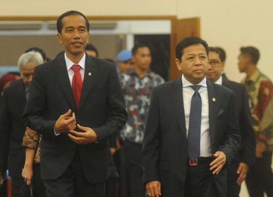 Rapat konsultasi di DPR, Jokowi diapit Setya Novanto dan Fadli Zon