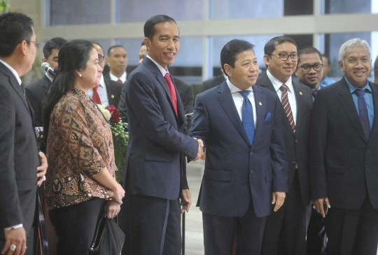 Usai rapat konsultasi, Jokowi dan Setya Novanto jabat tangan