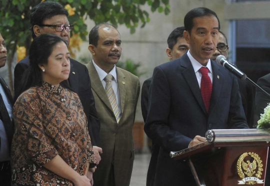 Usai rapat konsultasi, Jokowi dan Setya Novanto jabat tangan