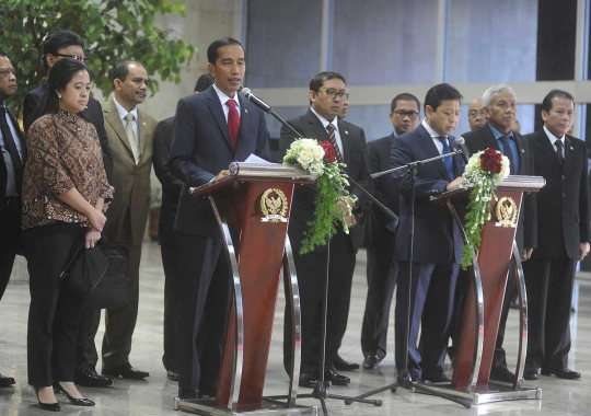 Usai rapat konsultasi, Jokowi dan Setya Novanto jabat tangan