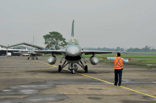 Melihat persiapan jet tempur TNI AU sambut HUT ke-69 Angkatan Udara