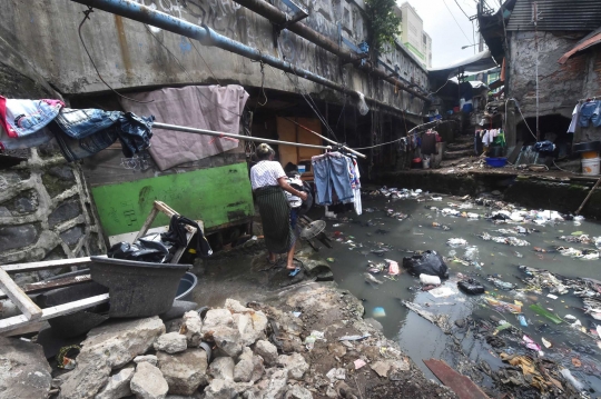 Potret suram permukiman kumuh di balik gedung tinggi Jakarta