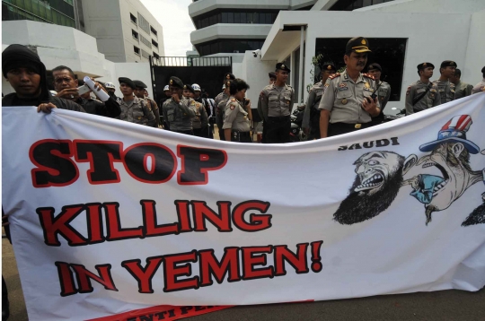 Kecam penyerangan Yaman, aktivis anti perang geruduk Kedubes Arab