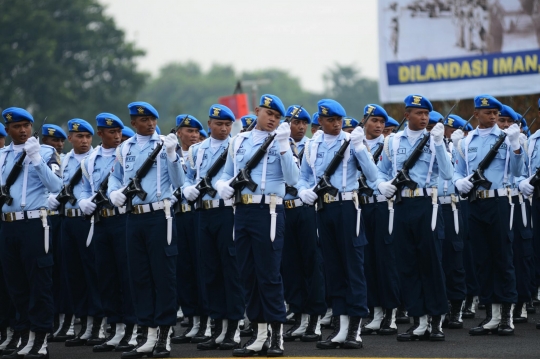 Kasau Agus Supriatna pimpin upacara HUT ke-69 TNI AU di Lanud Halim