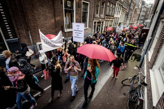 PSK Red Light District Amsterdam demo penutupan 'akuarium penggoda'