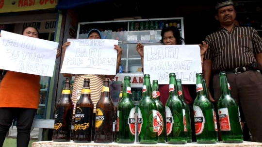 Aksi pedagang bir di Banyumas protes larangan berjualan miras