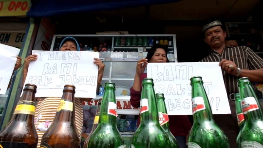 Aksi pedagang bir di Banyumas protes larangan berjualan miras