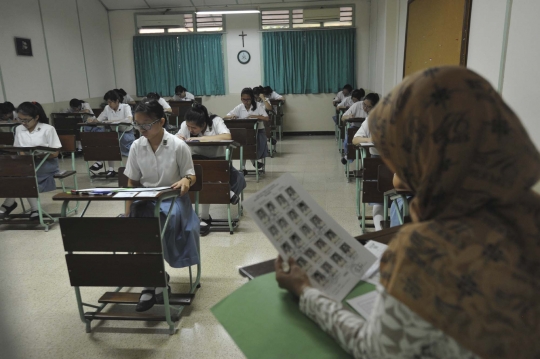 Memantau pelaksanaan Ujian Nasional berbasis komputer