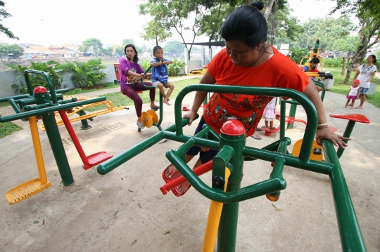 Menikmati fasilitas olahraga gratis di Taman Sehat Pedongkelan