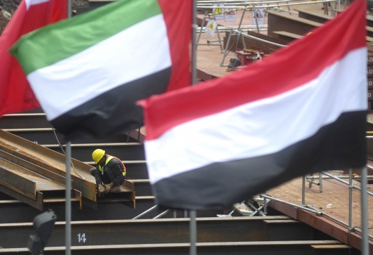 Deretan bendera negara peserta KAA hiasi jalan protokol Ibu Kota