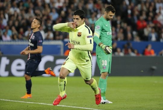 Luis Suarez dan Neymar permalukan PSG di Parc des Princes