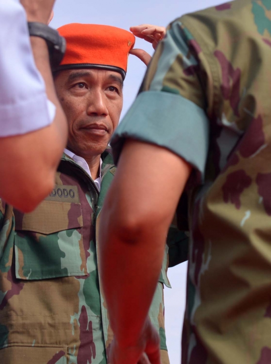 Momen Jokowi jajal baret Kopassus, Marinir hingga Paskhas