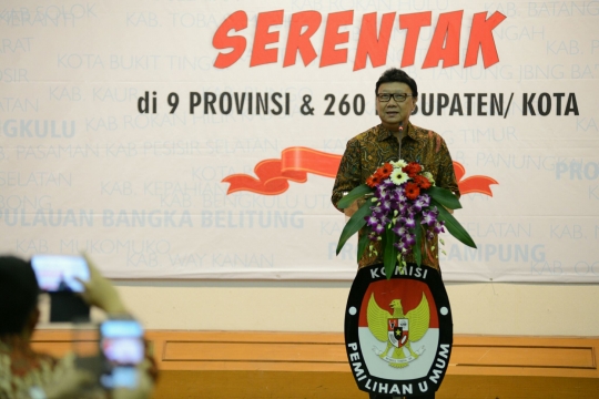Pukul gong, Ketua KPU resmikan Pilkada Serentak
