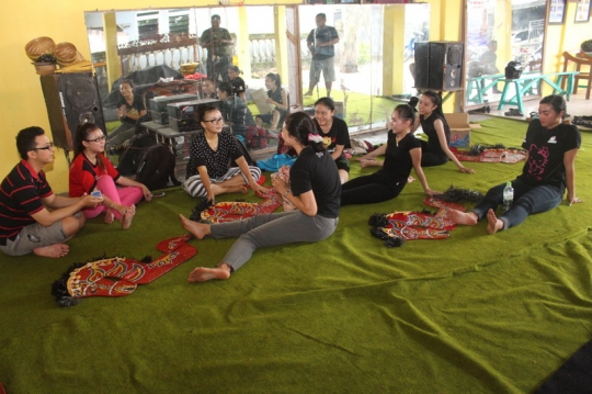 Gemulai gadis penari tradisional Kediri siap sambut KAA