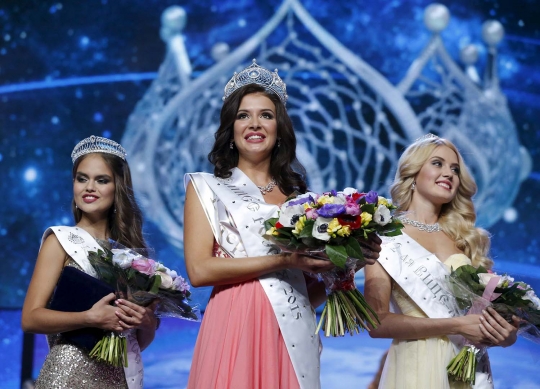 Mahasiswi ilmu seni & budaya ini dinobatkan sebagai Miss Rusia 2015