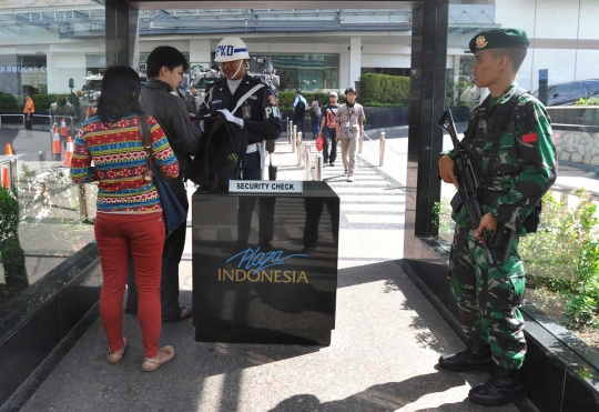 Panser Anoa TNI kawal penjagaan KAA di sudut ibukota