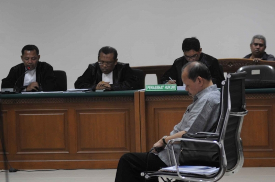 Sutan Bhatoegana jalani sidang eksepsi