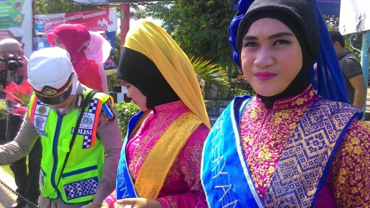 Hari Kartini, Polwan Aceh pakai kebaya adat