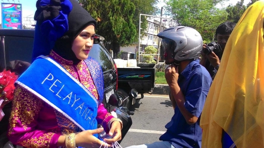 Hari Kartini, Polwan Aceh pakai kebaya adat