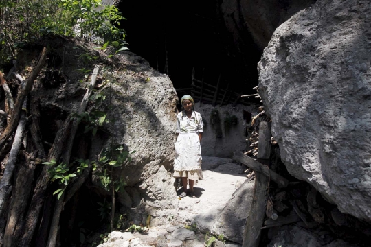 Nenek miskin asal Honduras ini 50 tahun hidup di dalam gua