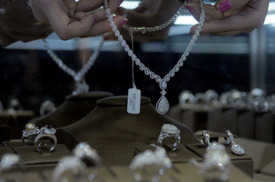 Tampil berkilau dan berkelas dengan perhiasan mewah Rose Jewellery