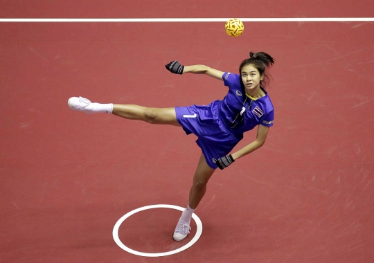 Aksi atlet takraw cantik di ajang ISTAF Super Series Korea